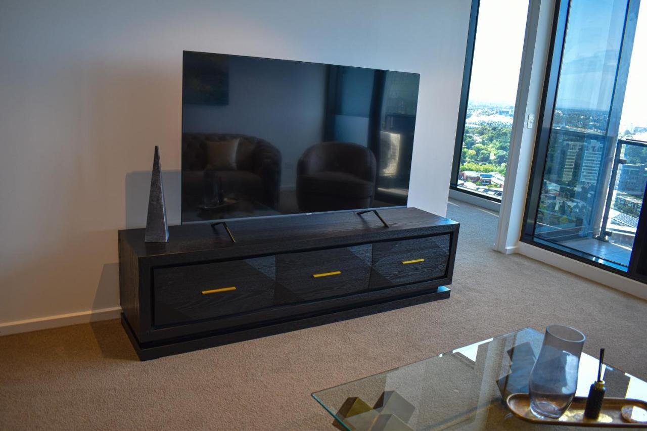Deluxe 3 Bedroom Apartment In Southbank — Photos 2