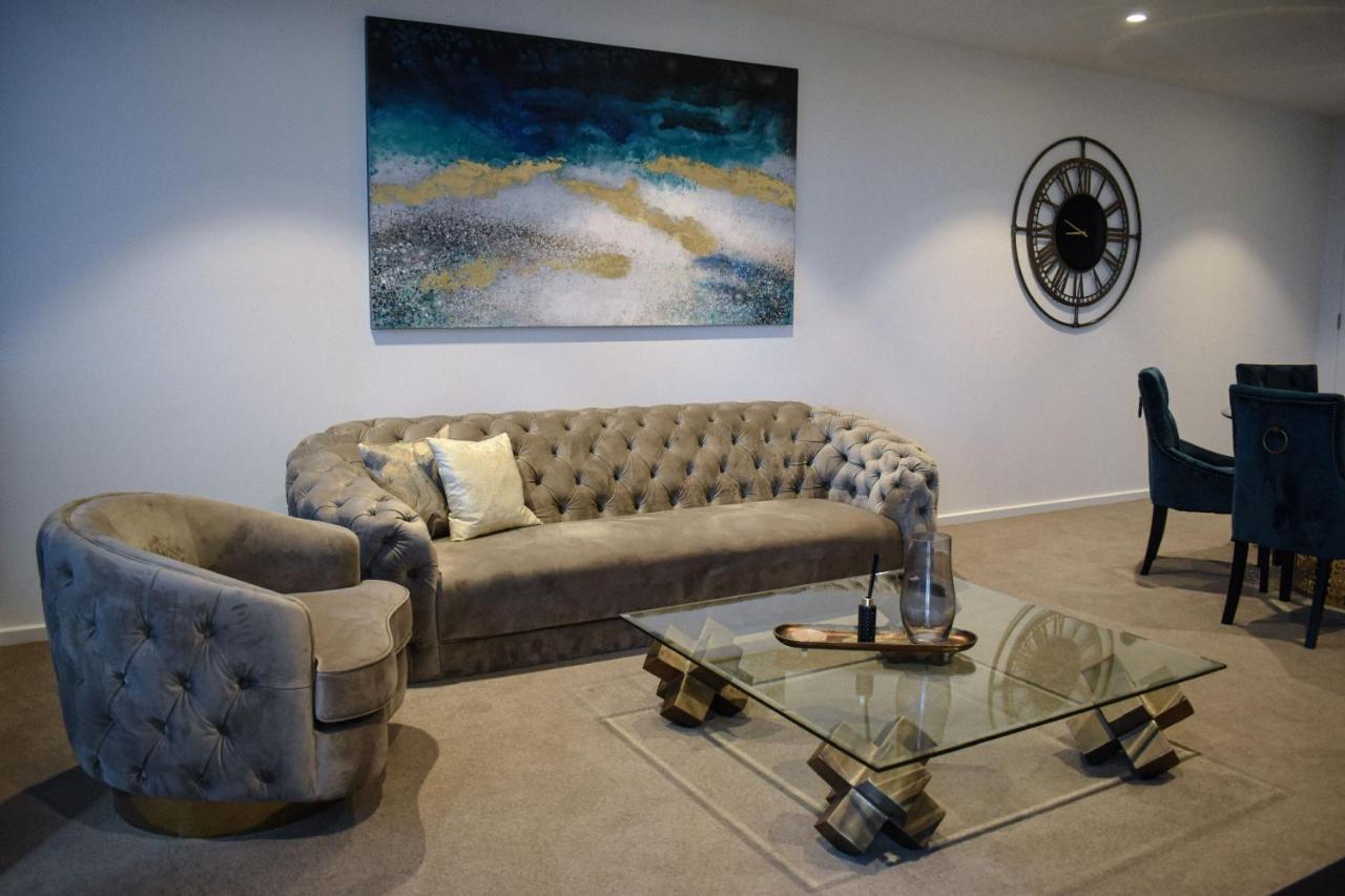 Deluxe 3 Bedroom Apartment In Southbank — Photos 1